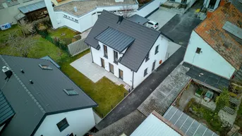 Expose SOMMER-PREIS-NACHLASS bis 31.08.2025!!! WOHNEN ZWISCHEN TRADITION UND WEINIDYLLE – EINFAMILIENHAUS IM HERZEN VON GUMPOLDSKIRCHEN ZU KAUFEN ODER MIETKAUF MÖGLICH!