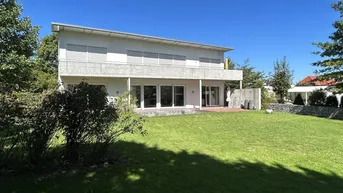 Expose Wohnwert !! - großzügige Villa in Schleißheim bei Wels !