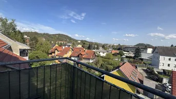Expose 2-Zimmer-Wohnung mit zwei Balkonen und Schlossberg-Blick