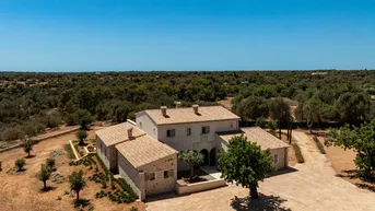Expose Stilvolle Architekten-Finca mit Infinity Pool nahe Santanyí