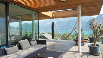 Expose Auf der Sonnenseite! Naturschöne Designer-Villa mit Atterseeblick