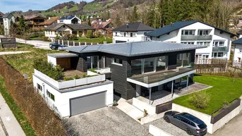 Expose Blick frei!Stilvolles Architektenhaus in edler Holzbauweise in Mondsee