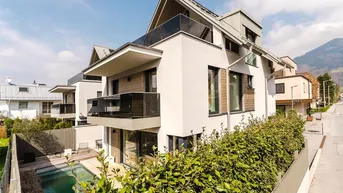 Expose Klare Architektur &amp; moderne Ästhetik!Villa mit Pool in Aigen