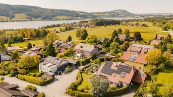 Expose Geborgenheit mit Ausblick – Zeitloses Wohnen am Irrsee