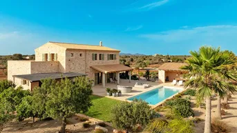 Expose Absolutes Paradies - Charaktervolle Neubau Finca mit großem Pool