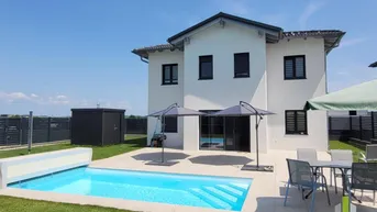 Expose Wunderschönes Einfamilienhaus am Stadtrand inklusive Pool
