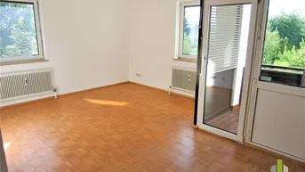 Expose Für Anleger: attraktive 3 Zi-Wohnung mit Loggia und Carport