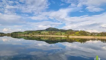 Expose Seegrundstück mit Steg, Boje &amp; Weinfass-Schlafplatz – direkt am Obertrumer See!