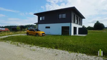 Expose NEUBAU ERSTBEZUG / Doppelhaushälfte