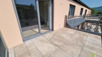 Expose Erstbezug! Moderne 2-Zi.-Dachgeschoß-Wohnung mit großen Balkon