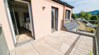 Expose Erstbezug über den Dächern – 2-Zimmer-Dachgeschosswohnung mit zwei Balkonen &amp; Stil