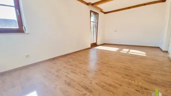 Expose Charmante 3-Zimmer-DG-Wohnung mit Balkon &amp; Tiefgarage – sofort bezugsfertig