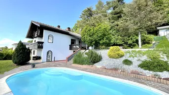Expose Edles Landhaus mit Pool am Waldrand in Hanglage mit Panoramablick