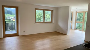 Expose WOHNEN DE LUXE - 2 1/2-ZIMMER-WOHNUNG IM GRÜNEN