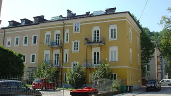 Expose HELLE 2-ZIMMER-DACHGESCHOSSWOHNUNG