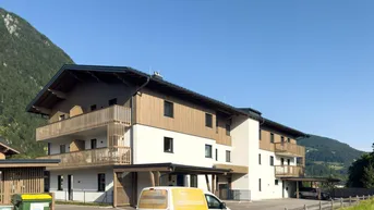 Expose ERSTBEZUG! 4-ZIMMER-BALKONWOHNUNG MIT GEBIRGSBLICK