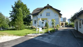 Expose Neuer Preis! Altbauvilla in zentraler Bestlage von Altmünster zu verkaufen / Bauträgergrundstück