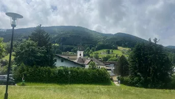 Expose Rares Grundstück im Zentrum von Neukirchen (Gemeinde Altmünster)