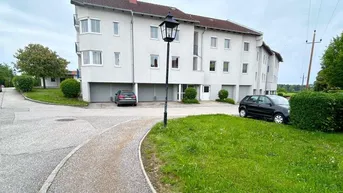 Expose 4 ZIMMER WOHNUNG MIT LOGGIA UND GARAGENPARKPLATZ