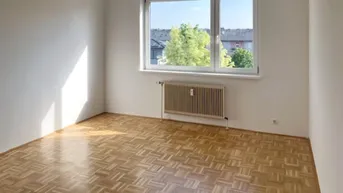 Expose WOHNEN IM GRÜNEN - 3 ZIMMER WOHNUNG MIT BALKON UND PARKPLATZ