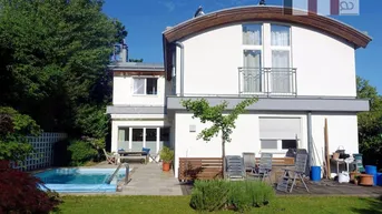 Expose Großzügige Villa, 7 Zimmer, Swimmingpool, schöner, gepflegter Garten in Maurer Cottage!