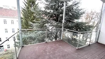 Expose ERSTBEZUG: wunderschöne 4 Zi.-Wohnung mit sehr großem Balkon