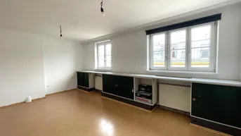 Expose Sanierungsbedürftige DG-Wohnung bei der Währinger Straße/Volksoper