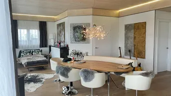 Expose Eleganter Bungalow mit Pool und großzügiger XXL-Garage für Ihren Fuhrpark!