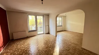 Expose Ruhige 3-Zimmer Wohnung mit 2 kleinen Balkonen, Grünblick und Garagenplatz optional - Sanierungsbedarf