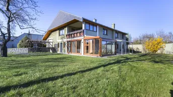 Expose Schöner Privatwohnsitz mit großem Garten, 5 Schlafzimmern, 4 Bädern und Einliegerwohnung