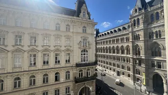 Expose UNBEFRISTET - &lt;&gt; Repräsentative 7-Zimmer Altbauwohnung mit Blick auf das Rathaus – ca. 300 m² in bester Innenstadtlage - auch ideal als Büronutzung