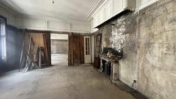 Expose UNBEFRISTET - &lt;&gt; Repräsentative 7-Zimmer Altbauwohnung mit Blick auf das Rathaus – ca. 300 m² in bester Innenstadtlage - auch ideal als Büronutzung
