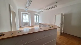 Expose Großzügiges, modernes und multifunktional nutzbares 6-Zimmer- Altbaubüro in Barockgebäude in bester Innenstadtlage