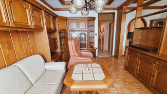 Expose 360 Tour / 3-Zimmer-Loggia-Neubauwohnung in adretter Grünlage