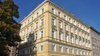 Expose Friedensbrücke: 2 Zimmer-Altbau