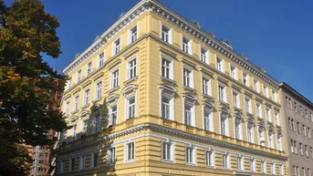Expose Friedensbrücke: 2 Zimmer-Altbau