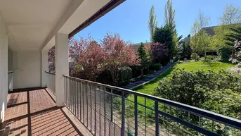Expose Fantastisches Einfamilienhaus mit Indoorpool und Sauna in Döblinger Villengegend