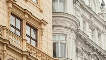 Expose Altbau-Investment in Bestlage – Unbefristet vermietete 3-Zimmer-Wohnung in 1060 Wien