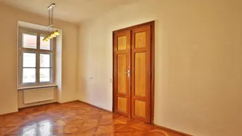 Expose Große, wunderschöne Altbau-Wohnung mit 8 Zimmern sucht einen neuen Eigentümer