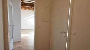 Expose Villa Liebenau! Neuwertige Mansarden-Dachgeschoss-Wohnung mit 2 Zimmern, [GF,LH]