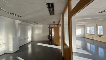 Expose Modernes Büro in Wiener Neudorf - Parkplätze inkludiert! - Nähe A2