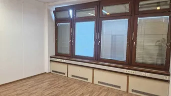 Expose Büro im 3. OG | 26 m²