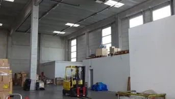 Expose 298 m² Lagerhalle | Nähe A2