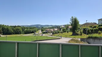 Expose Helle 3-Zimmer-Wohnung mit Balkon, Stellplatz und Top-Lage – Ihr neues Zuhause in Euratsfeld