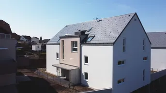 Expose Geförderte 2-Zimmer Starterwohnung im Dachgeschoss in Behamberg - Kaufoption!