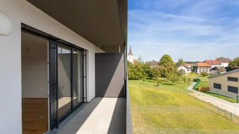 Geräumiger Balkon mit Fliesenboden und weitem Blick auf die ländliche Umgebung mit Kirche.