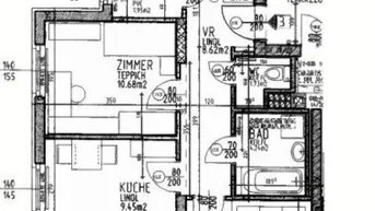 Detaillierter Grundriss einer Wohnung mit drei Zimmern, separater Küche, Bad, WC und Balkon.