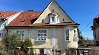 Expose Stilvilla mit großem Garten