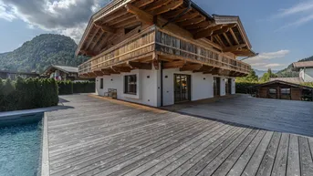 Expose Traumhaftes Alpenchalet mit Outdoor Pool und Saunahaus