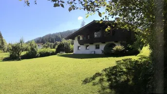 Expose Ferienhaus - Liebhaberobjekt - Landhaus mit Hallenbad in wunderbarer Lage